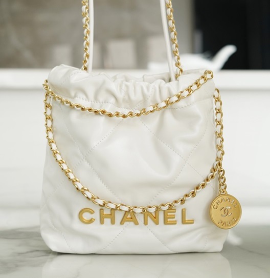 Chanel   23S   22Bag   Mini    Diamond Quilting Drawstring Closure Chain Shiny Grain Calfskin   Bucket Shoulder Bag   Crossbody Bag