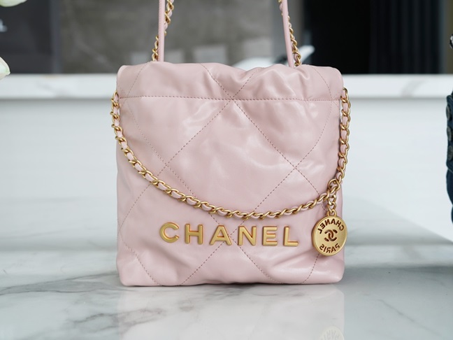 Chanel   23S   22Bag   Mini    Diamond Quilting Drawstring Closure Chain Shiny Grain Calfskin   Bucket Shoulder Bag   Crossbody Bag