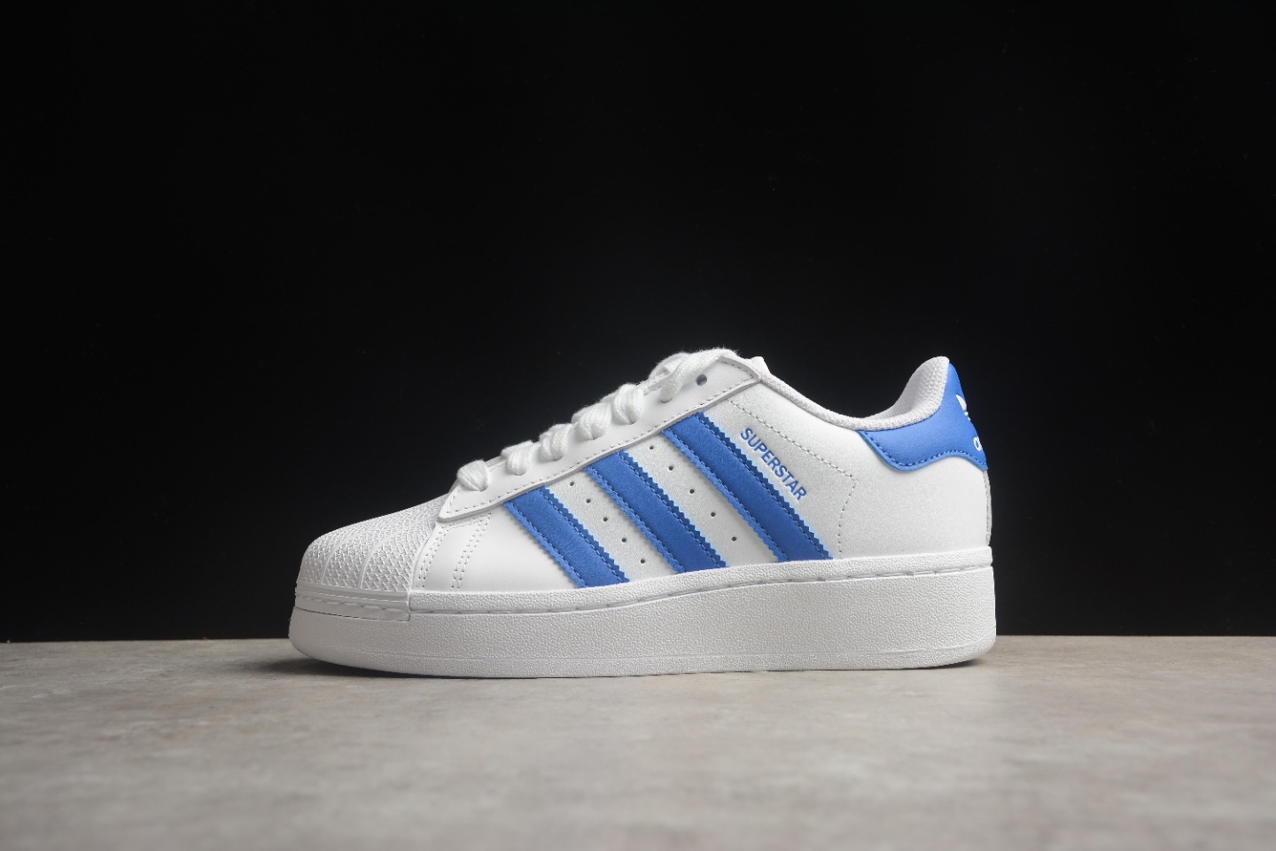 Adidas Superstar